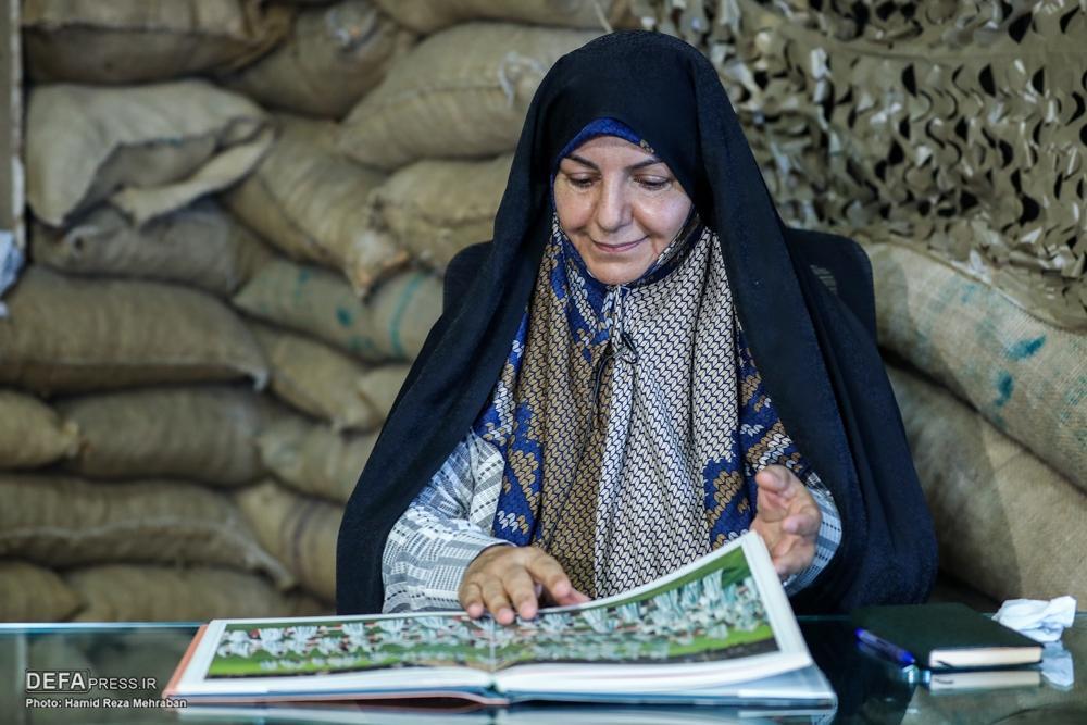 امدادگر دفاع مقدس: تراشیدن ریش و سبیل رزمندگان برای حفاظت از آنها/ دختر ۱۸ ساله‌ای که به دست کومله‌ها زنده به گور شد 