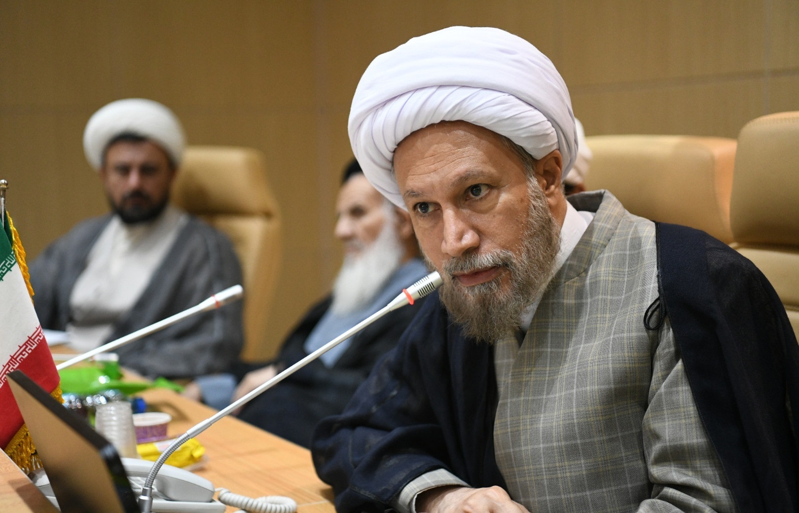 تکریم پیشکسوتان روحانی هشت سال دفاع مقدس در شیراز