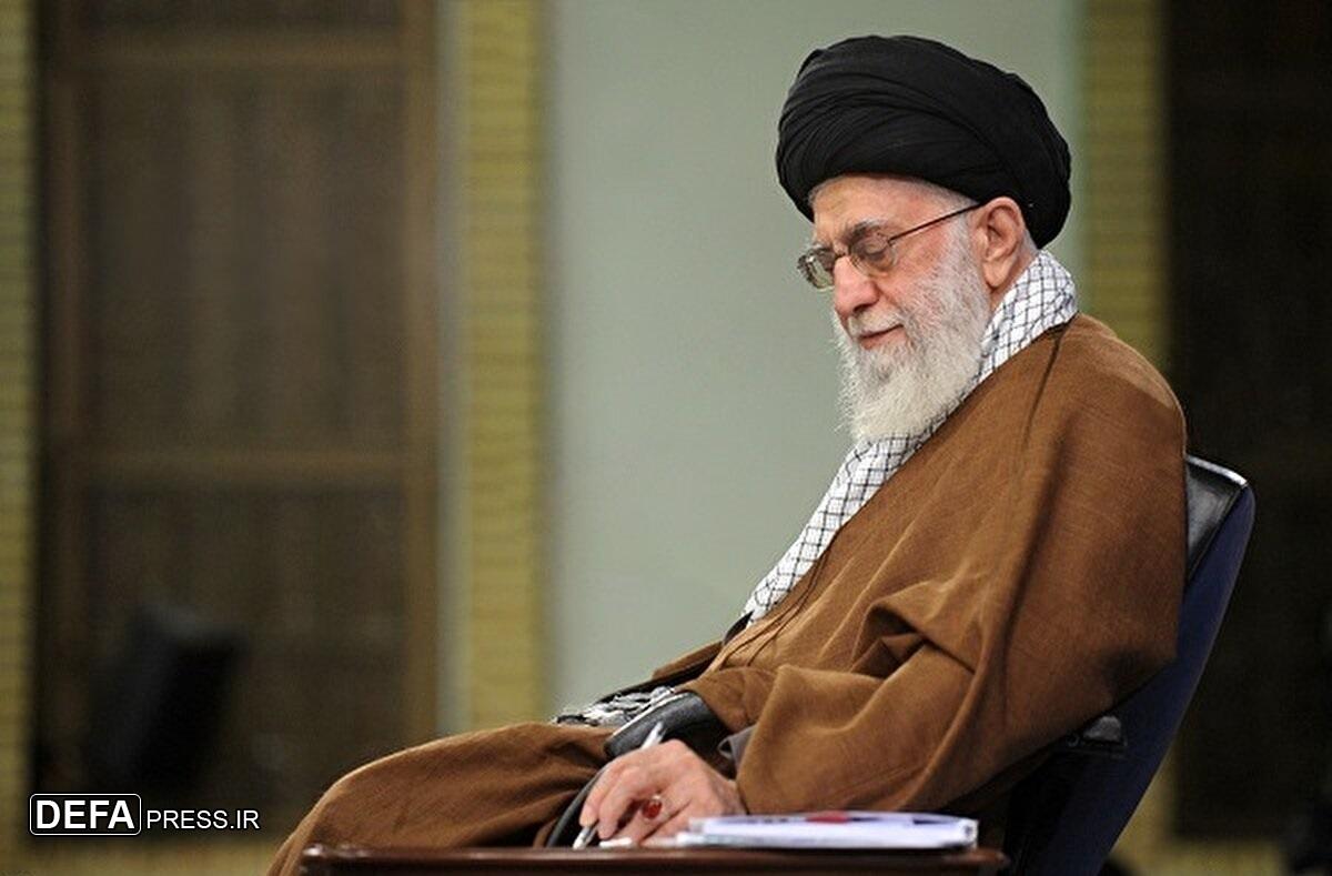 امام خامنه‌ای: یاد شهدا ضامن سلامت حرکت ملت ایران و منحرف نشدن از جهت‌گیری‌های انقلاب است