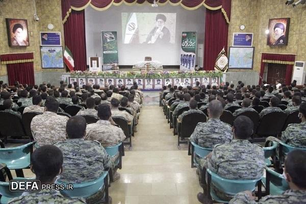 تجلیل از پیشکسوتان دوران دفاع‌مقدس در مرکز آموزش شهدای دریایی سیرجان