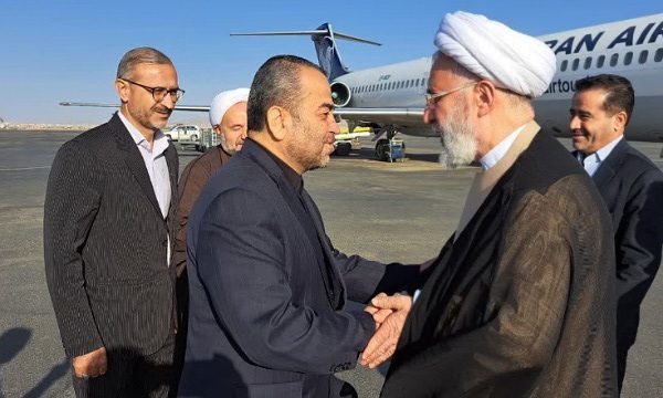 مراسم استقبال استاندار خراسان جنوبی از دادستان کل کشور در فرودگاه بین المللی شهید کاوه بیرجند