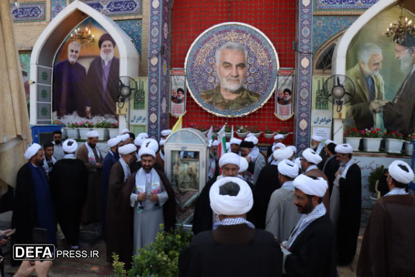 مراسم راهیان مکتب حاج قاسم در گلزار شهدای کرمان برگزار شد+تصاویر