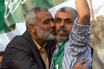 عکس یادگاری شهیدان «یحیی سنوار» و «اسماعیل هنیه» در دوران جوانی