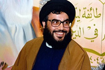تصویری از شهید «سید حسن نصرالله» در کنار رزمندگان دفاع مقدس