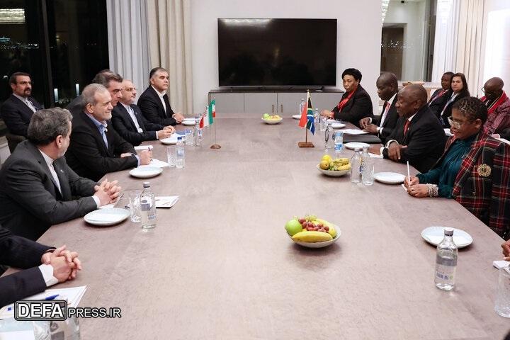 سران ایران و چین بر گسترش روابط میان دو کشور تاکید کردند