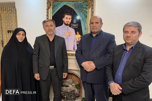 دیدار سرپرست بنیاد شهید و امور ایثارگران تهران با خانواده شهید آرمان علی‌وردی+ تصاویر