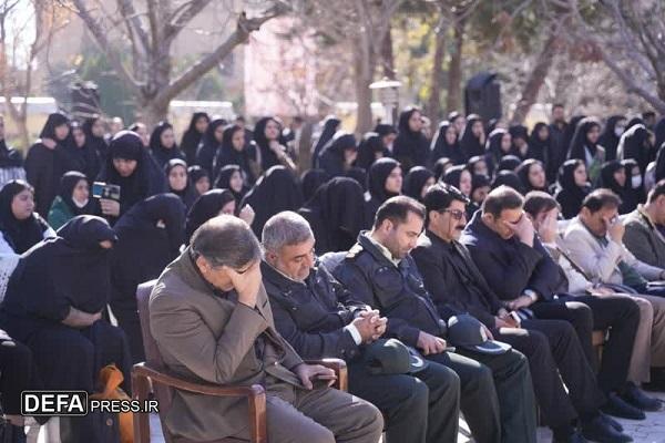 میزبانی دانشجویان از لاله‌های فاطمی+ عکس