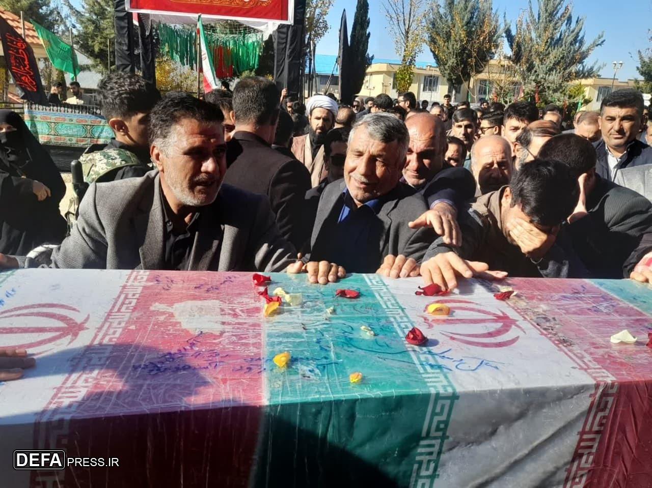 مراسم تشییع ۳۰۰ شهید گمنام در سراسر کشور برگزار شد