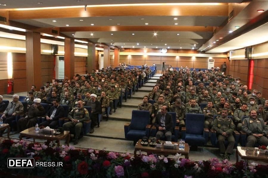 فرمانده هوانیروز ارتش: حفظ اقتدار ملی و عزت اسلامی از خصوصیات ارزشمند شهدای این نیرو است