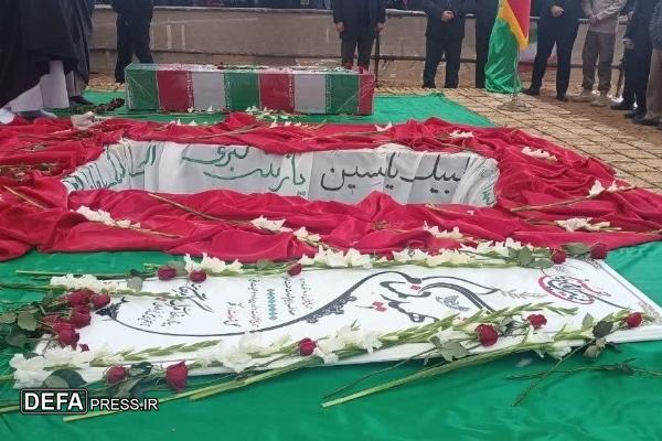 بدرقه شهید گمنام عملیات «والفجر۱» توسط دانشجویان دانشگاه صنعتی قوچان+ فیلم