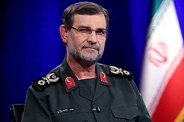 سردار تنگسیری: مردم منتظر شگفتانه پهپادی نیروی دریایی سپاه باشند