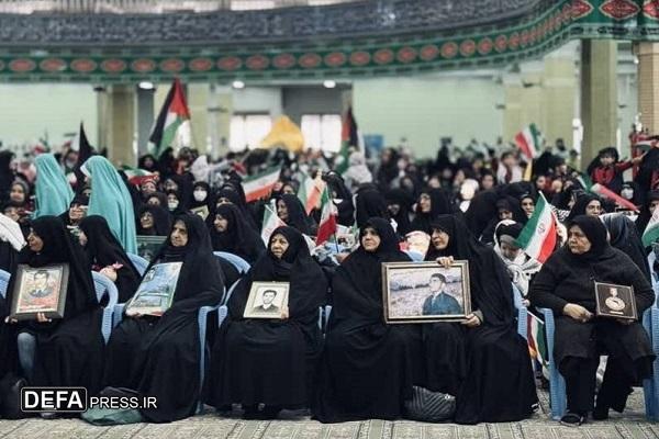 گردهمائی مادران و همسران شهدا با عنوان شکوه ایثار در همدان