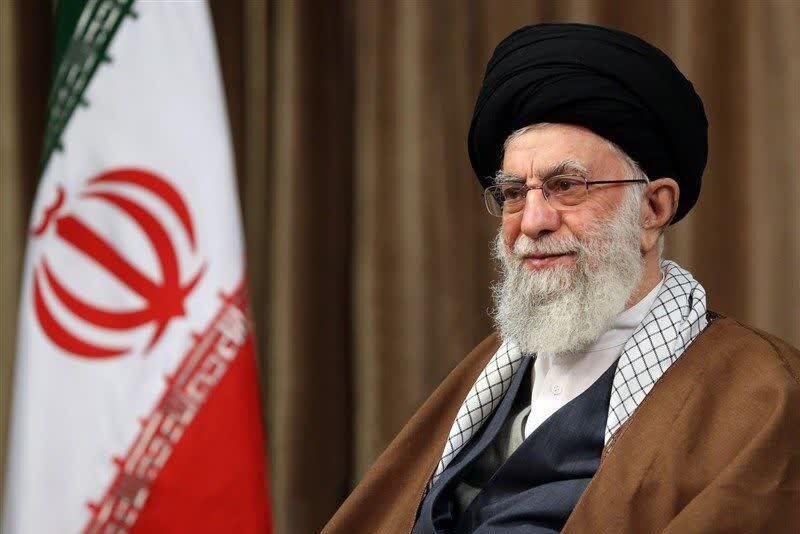 دیدار هزاران نفر از بانوان سراسر کشور با رهبر معظم انقلاب اسلامی