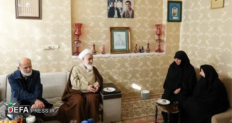 مادران و همسران شهدا کاری ام‌البنینی کردند