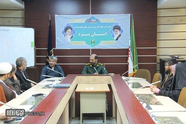 باید دانش آموزان را هنرمندانه درگیر جشنواره «افتخار من» کرد