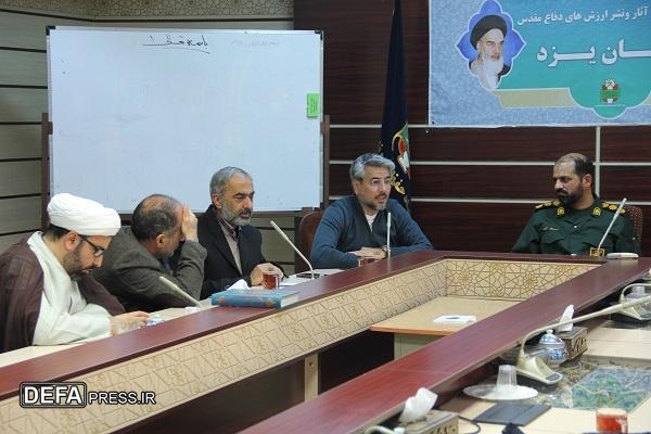 باید دانش آموزان را هنرمندانه درگیر جشنواره «افتخار من» کرد