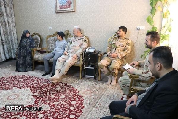 تکریم مادران و همسران شهدا توسط فرمانده مرزبانی خراسان رضوی