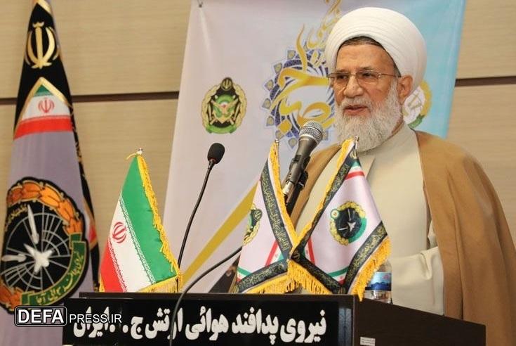 حجت الاسلام محمدحسنی: شاهد رویش ارزش‌ها و کاهش آسیب‌ها در مجموعه ارتش انقلابی هستیم/ ارتش پرچمدار قرآنی بودن در میان سایر سازمان‌ها و بخش‌های جامعه است