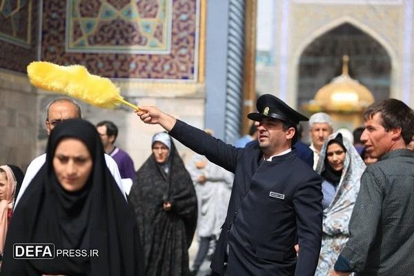 معاون اماکن متبرکه حرم مطهر رضوی: بیش از ۴۰ هزار خادم بارگاه منور رضوی به زائران نوروزی خدمت‌رسانی می‌کنند