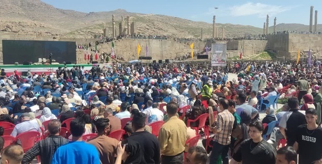 حضور ۴۸ هزار مسافر نوروزی لحظه تحویل سال در اماکن جهانی گردشگری فارس حضور ۴۸ هزار مسافر نوروزی لحظه تحویل سال در اماکن جهانی گردشگری فارس