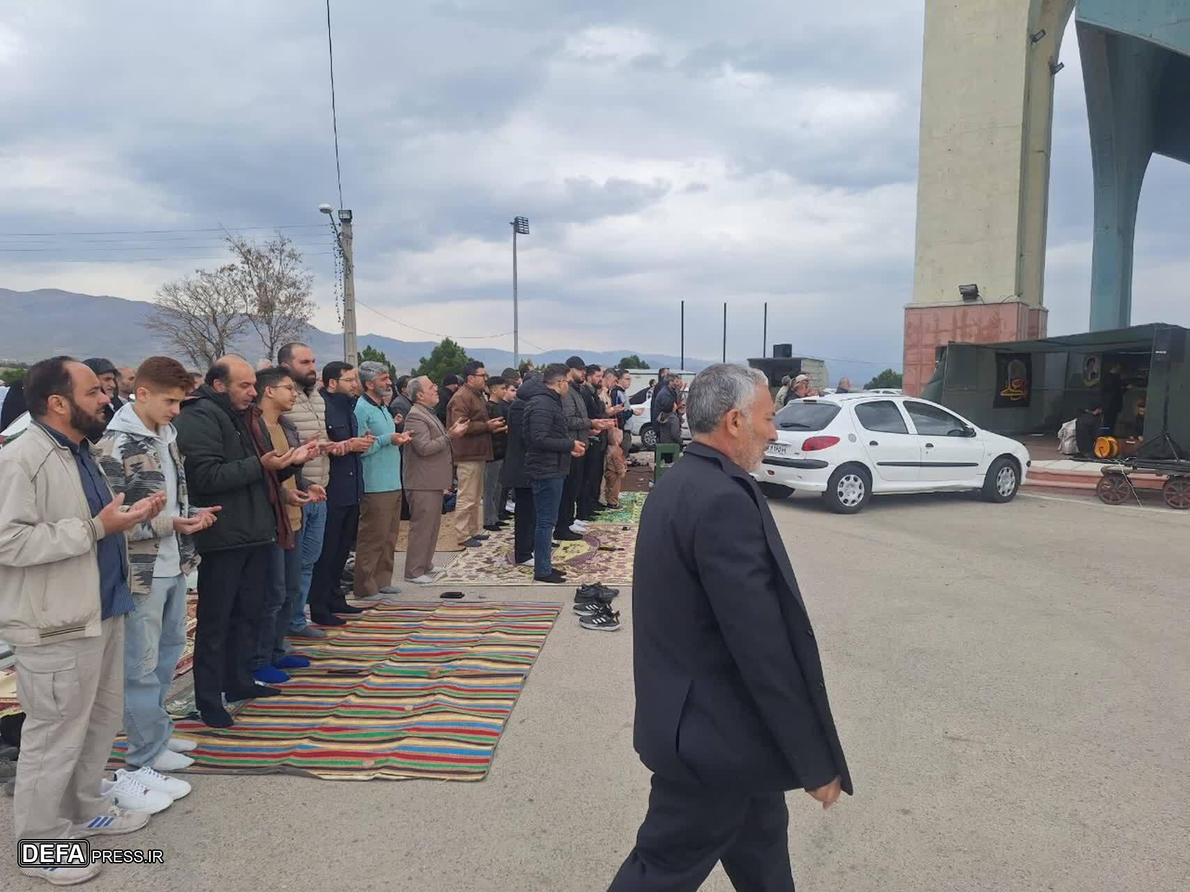 مراسم تحویل سال ۱۴۰۴ در جوار شهدای گمنام فدک قزوین برگزار شد