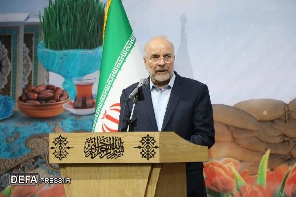 راه برون‌رفت از مشکلات فرهنگی اقتصادی، حضور مردم در میدان است