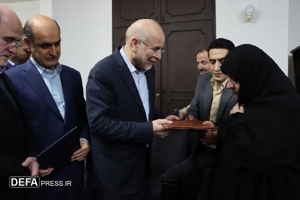 دیدار رئیس مجلس شورای اسلامی با خانواده سردار شهید «حسین املاکی»