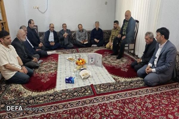 دیدار مسئول دفتر حفظ آثار و نشر ارزش‌های دفاع مقدس بابلسر با خانواده شهدا+ تصاویر