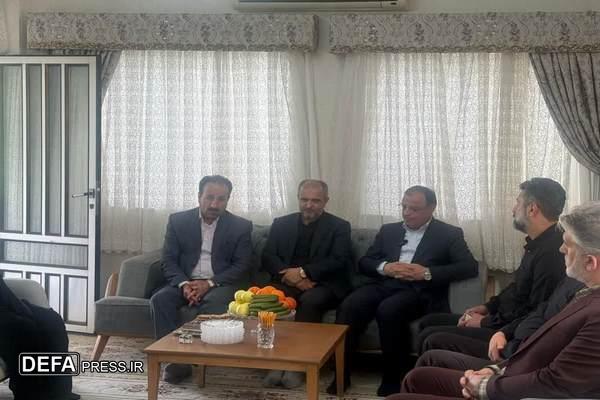 استاندار گلستان با خانواده شهید«حاج حسین بابا کردی» دیدار کرد