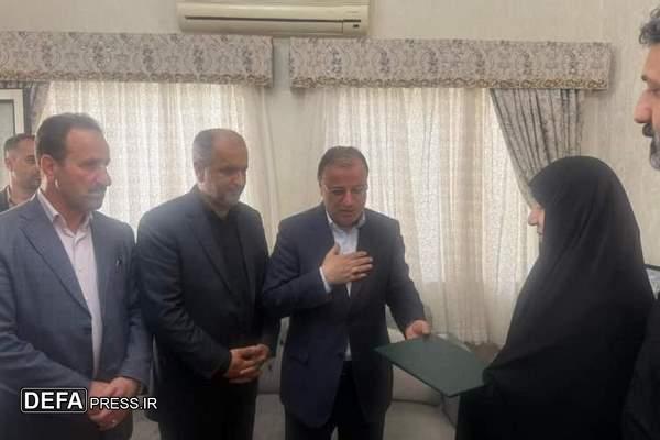 استاندار گلستان با خانواده شهید«حاج حسین بابا کردی» دیدار کرد