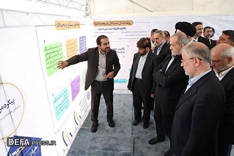 رئیس‌جمهور از نمایشگاه توانمندی‌های قرارگاه اجتماعی استان البرز در محله حصار کرج بازدید کرد