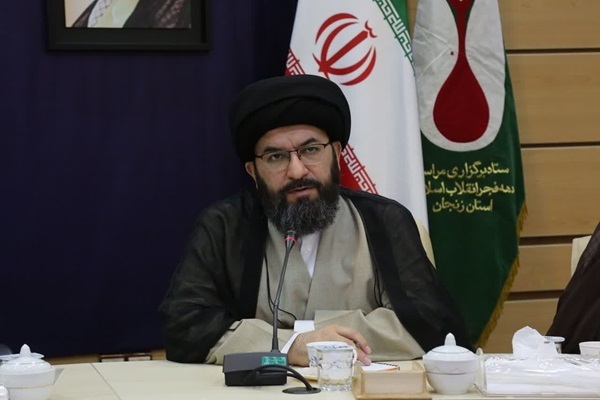 امام جمعه زنجان: فرهنگیان جزو وظیفه‌شناس‌ترین اقشار جامعه هستند