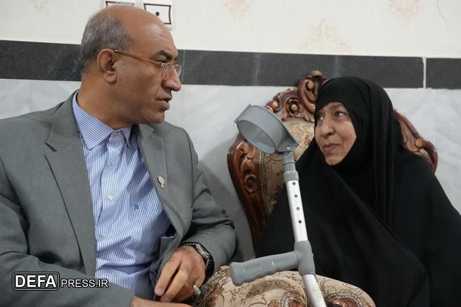 تجلیل استاندار کرمانشاه از خانواده‌های شهیدان والامقام نوری و حیدریان