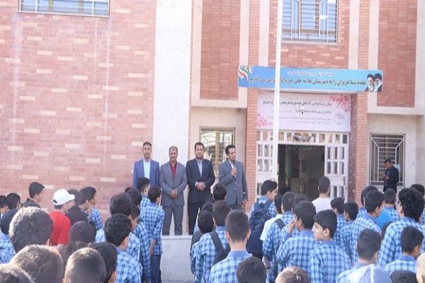 دانش‌آموزان آینده‌سازان ایران اسلامی هستند