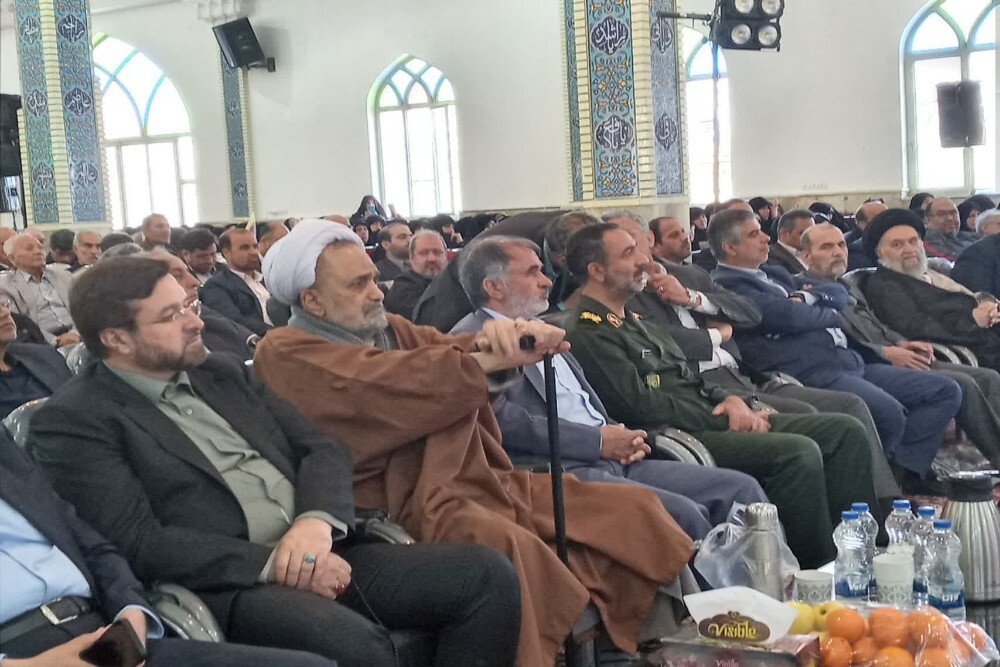 تصاویر/ اولین آیین اهدای نشان ملی قرآنی کربلایی کاظم ساروقی