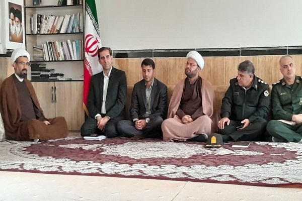 تصاویر/دیدار و گفت‌و‌گو فرماندار سیروان با امام جمعه