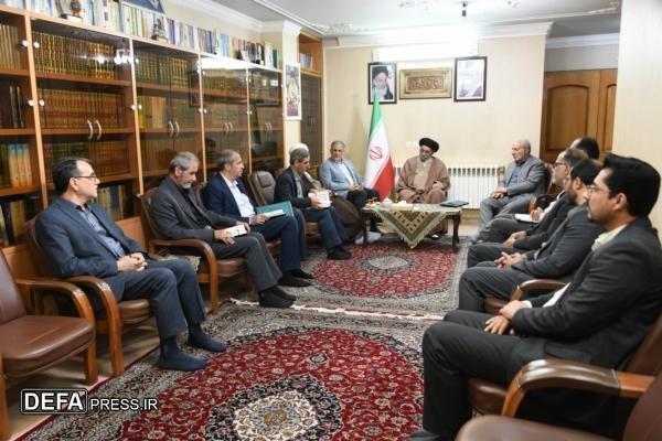 امام جمعه اصفهان: تبیین نقش همه شیعیان در توسعه عتبات مقدس ضروری است