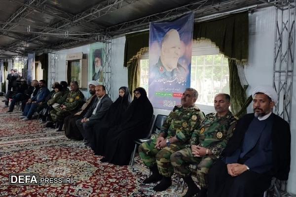 تجدید میثاق با شهیدان همزمان با دهه ارتش در مشهد+ تصاویر