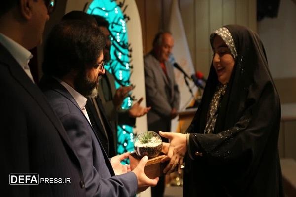 هنرمند متعهد به قواعد عقلی، اخلاقی و نقشه کلی اثر خود است
