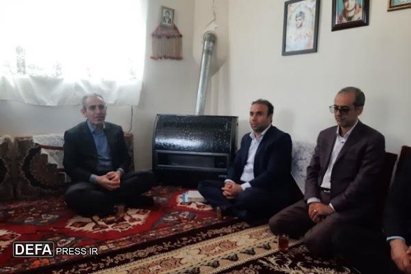 دیدار معاون استاندار با خانواده شهید «احمد جعفری راد» + تصاویر