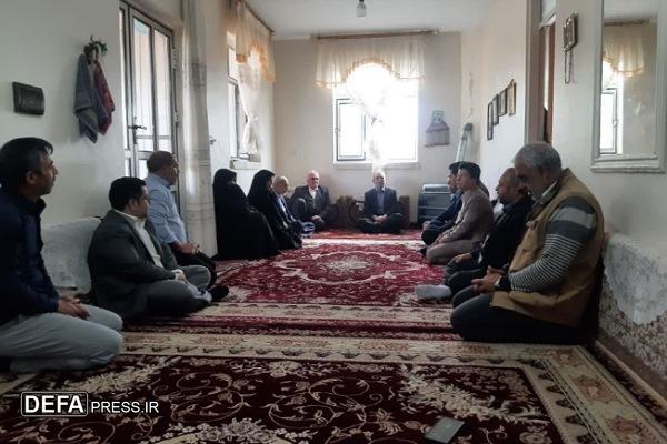 دیدار معاون استاندار با خانواده شهید «احمد جعفری راد» + تصاویر