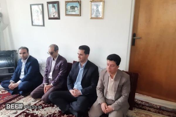 دیدار معاون استاندار با خانواده شهید «احمد جعفری راد» + تصاویر