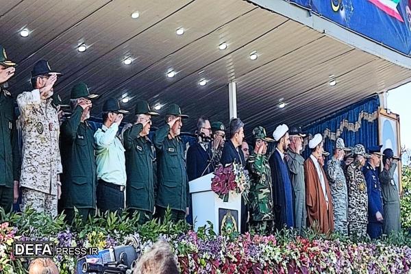 ارشد نظامی ارتش در منطقه اصفهان: امروز ارتش سدی محکمی دربرابر دشمن ایجاد کرده است