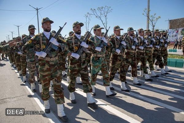 نیروهای مسلح مستقر در کرمانشاه آمادگی خود را به نمایش گذاشتند