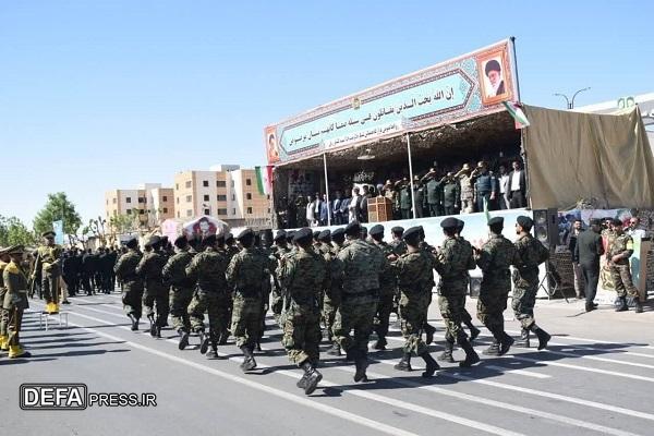 مراسم رژه روز ارتش جمهوری اسلامی ایران در شاهرود برگزار شد