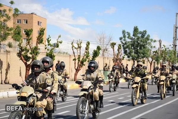 مراسم رژه روز ارتش جمهوری اسلامی ایران در شاهرود برگزار شد