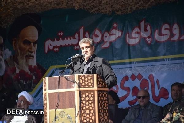 ارتشیان و نیروهای مسلح ما چشمان بیدار برای حفاظت از کشور و مردم محسوب