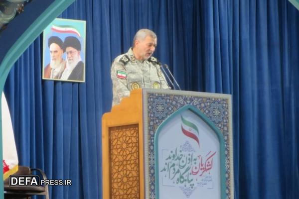 امیر فولادی:  ارتش ما مشت گره کرده‌ای در مقابل متجاوزان است
