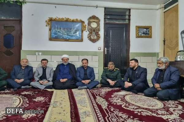 مدیرکل بنیاد شهید و امور ایثارگران گلستان با همسر معظم شهید محمد وزیری دوزین دیدار کرد