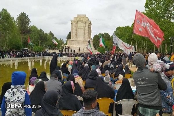 اجتماع یاوران مهدی(عج) در آرامگاه فردوسی